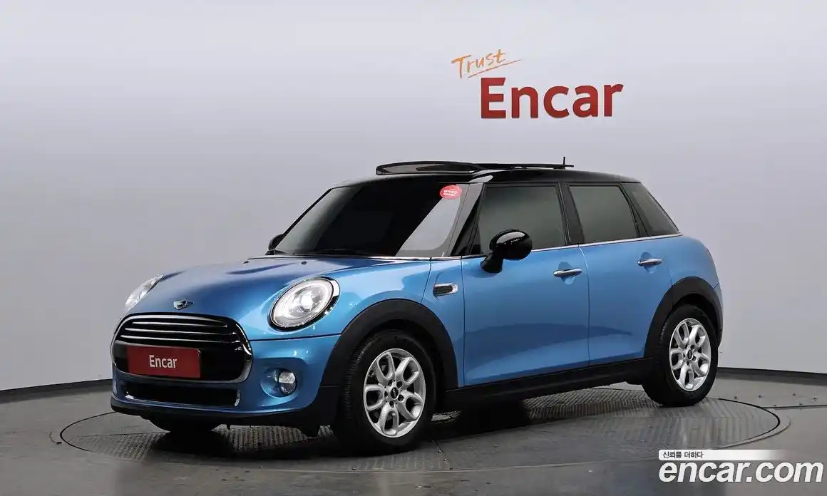 Mini Cooper 2015 1.5 Автомат в Москве № 207283, фото 6