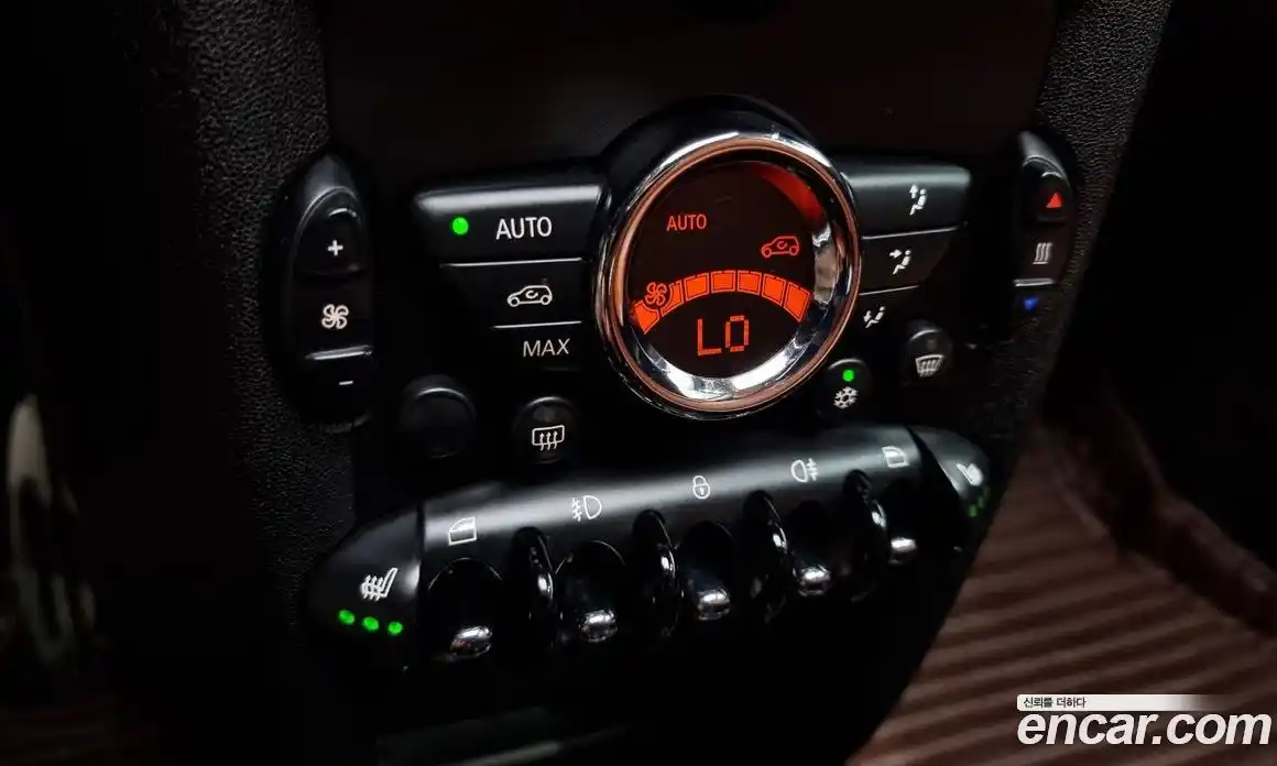 Mini Clubman 2011 1.6 Автомат в Москве № 207607, фото 13