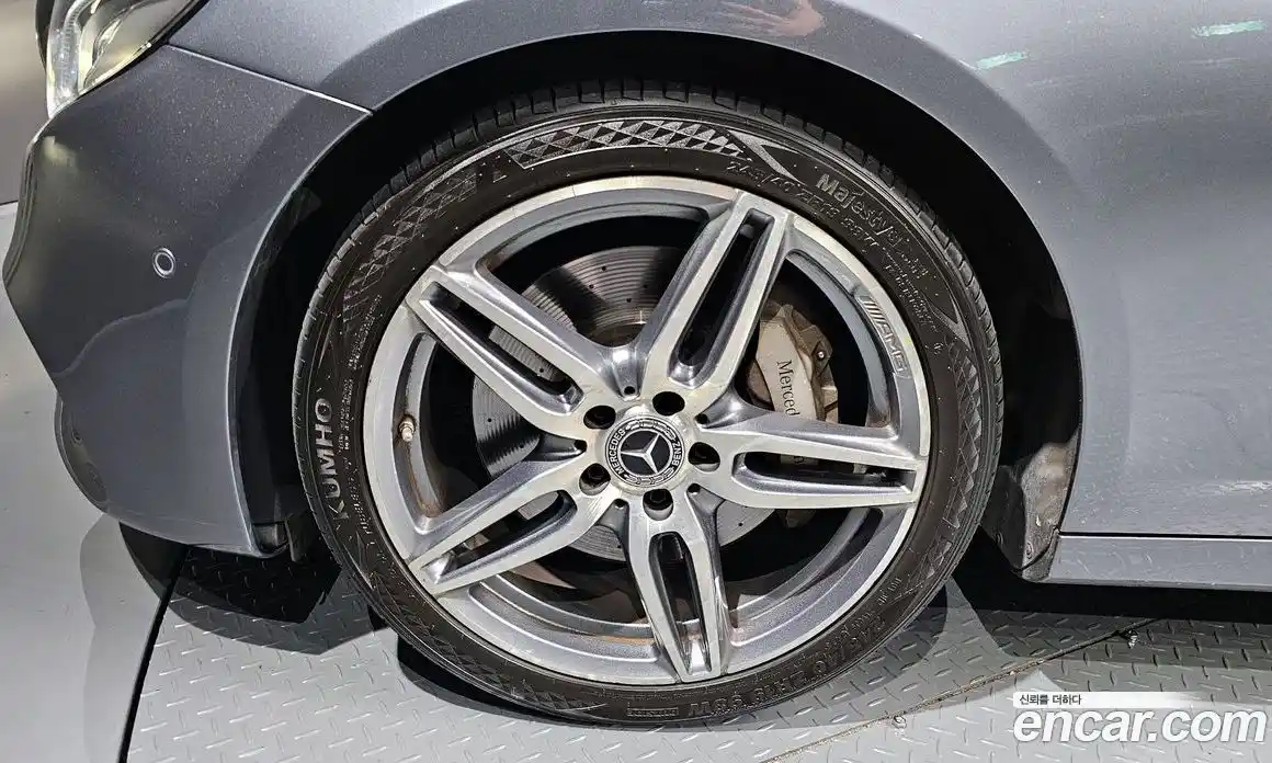 Mercedes-Benz E-Class 2019 2.0 Автомат в Москве № 211984, фото 16