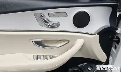 Mercedes-Benz E-Class 2021 2.0 Автомат в Москве № 212001, миниатюра 11