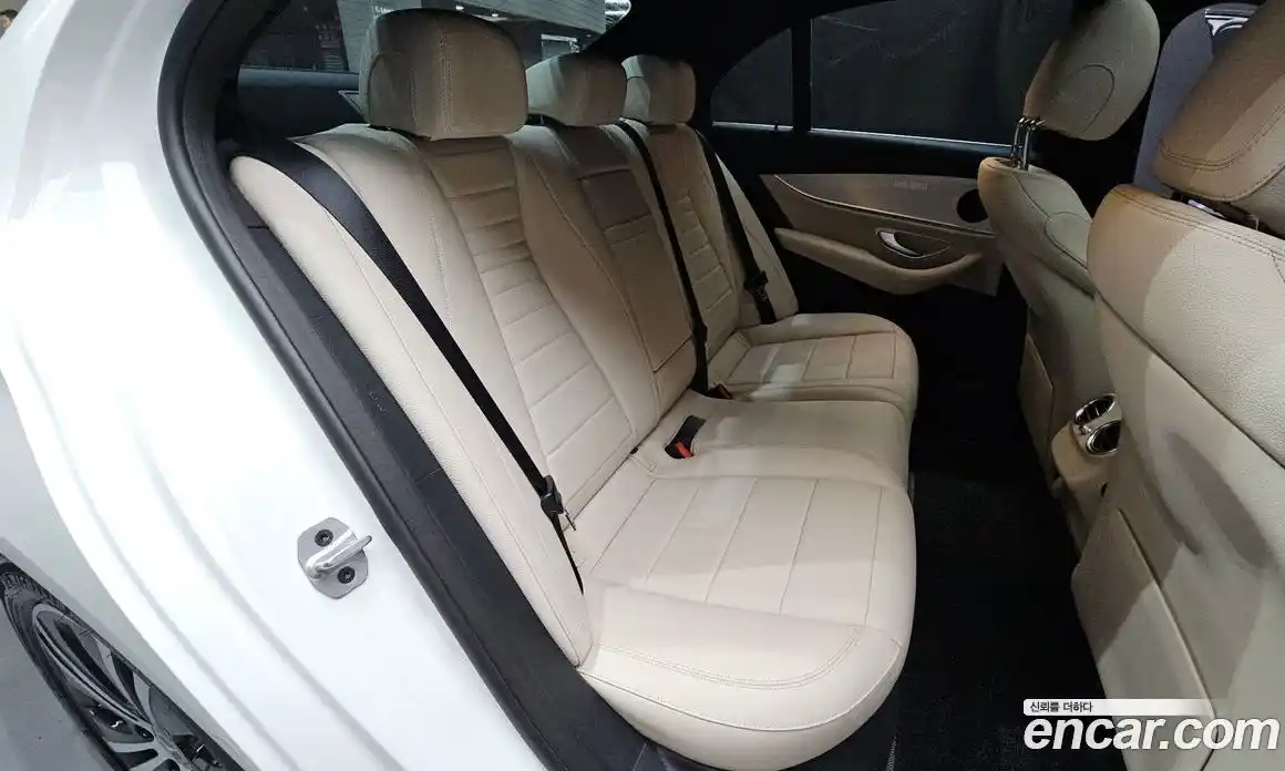 Mercedes-Benz E-Class 2021 2.0 Автомат в Москве № 212001, фото 19