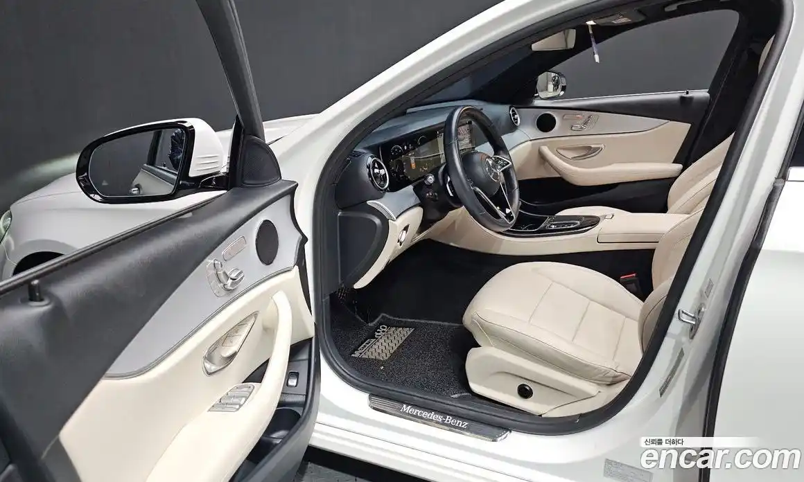 Mercedes-Benz E-Class 2021 2.0 Автомат в Москве № 212001, фото 2