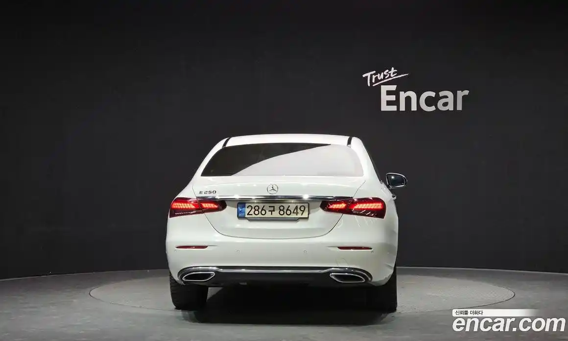 Mercedes-Benz E-Class 2021 2.0 Автомат в Москве № 212001, фото 5