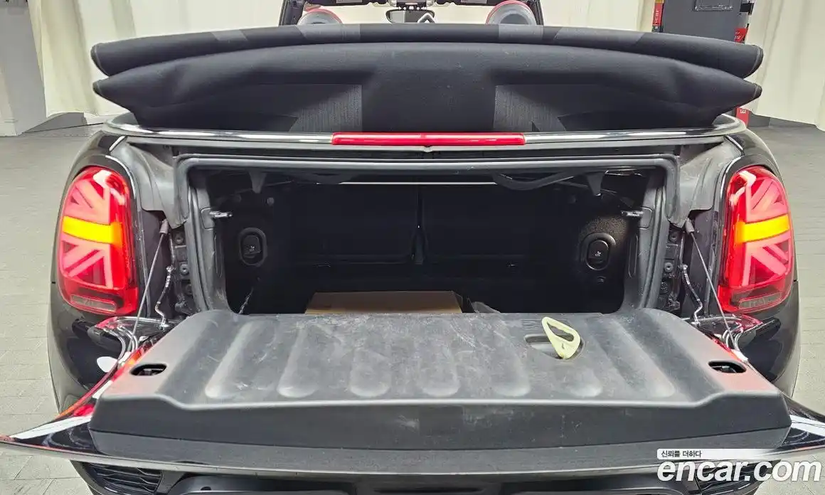 Mini Cooper Convertible 2019 2.0 Автомат в Москве № 213457, фото 14