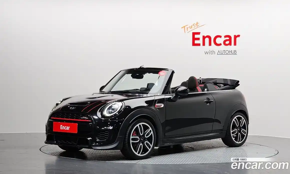 Mini Cooper Convertible 2019 2.0 Автомат в Москве № 213457, фото 18