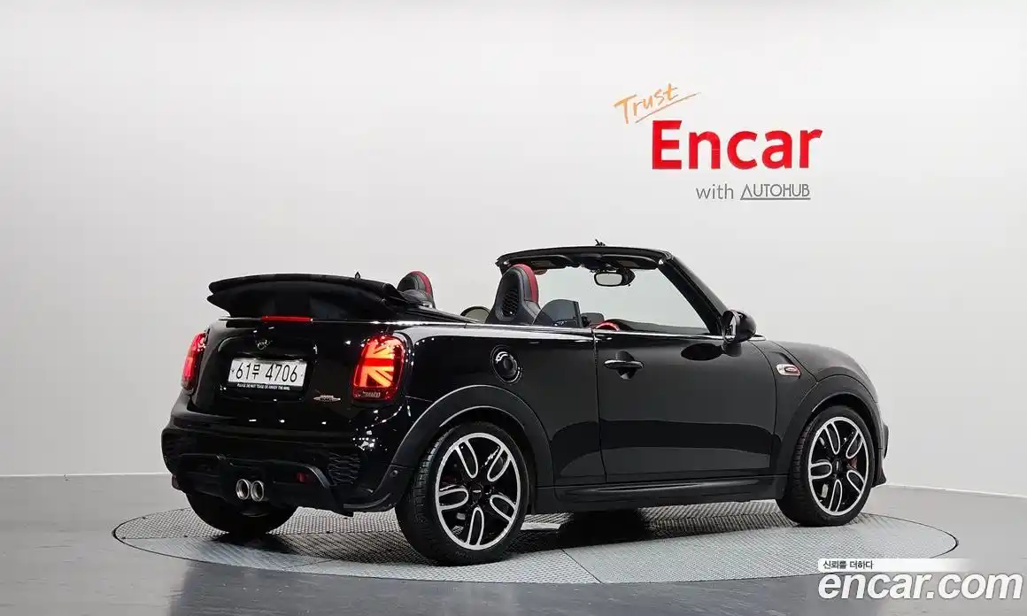 Mini Cooper Convertible 2019 2.0 Автомат в Москве № 213457, фото 19