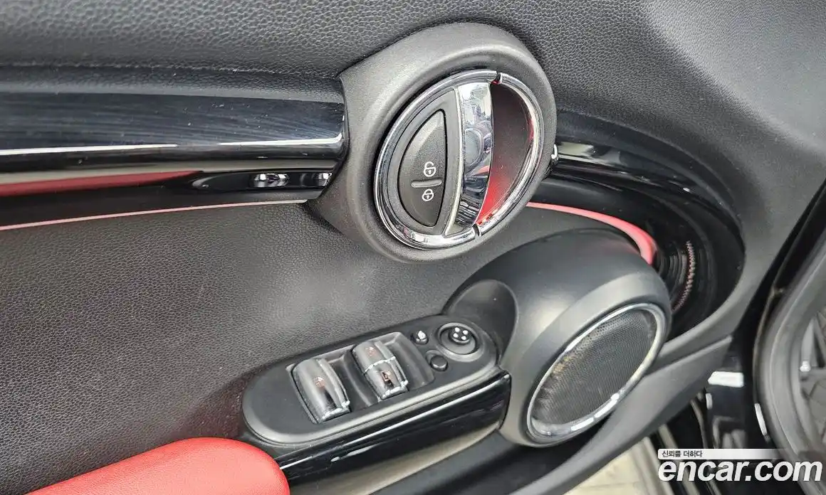 Mini Cooper Convertible 2019 2.0 Автомат в Москве № 213457, фото 8