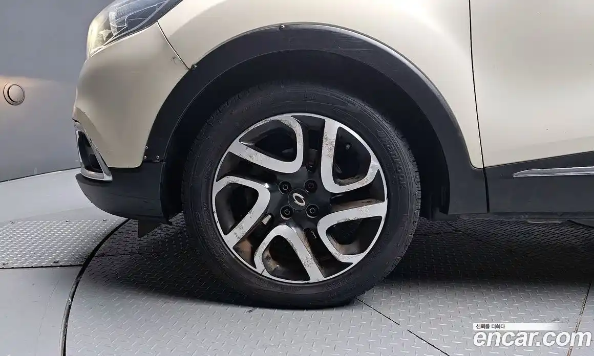 Renault QM3 2015 1.5 Автомат в Москве № 242926, фото 15