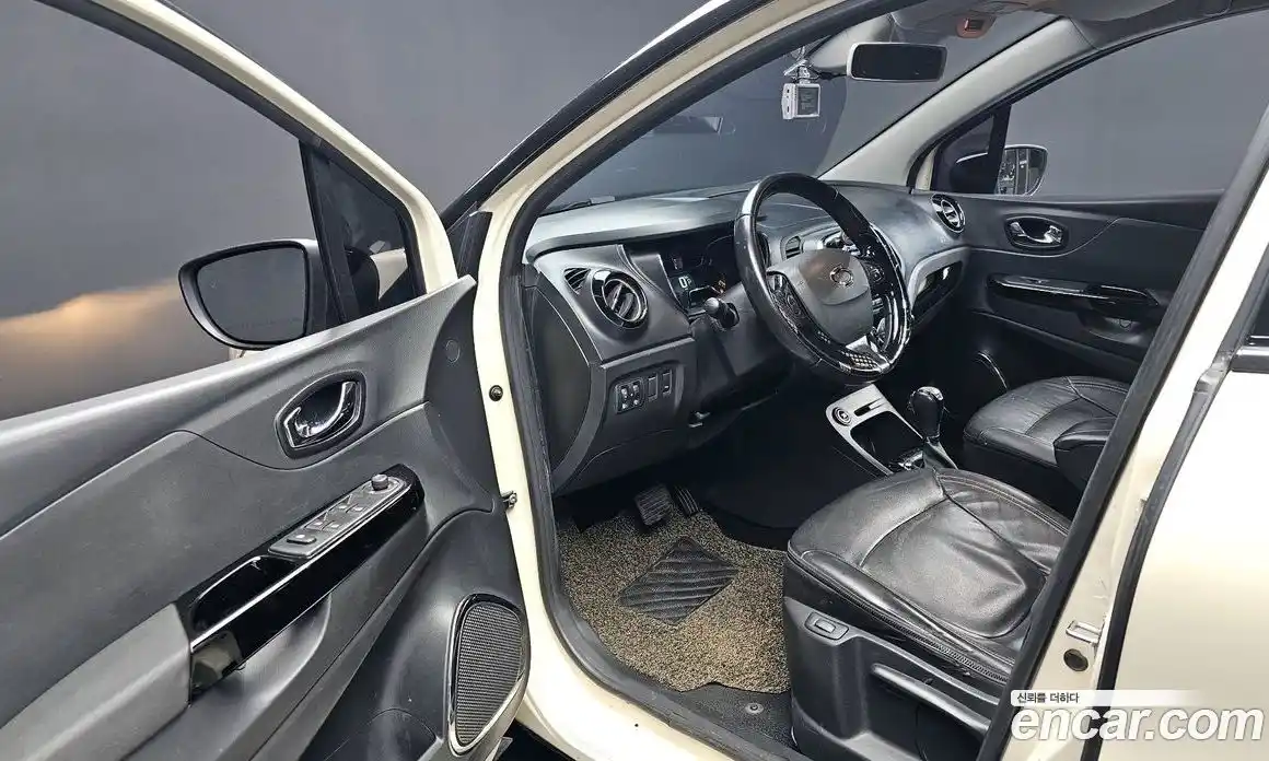 Renault QM3 2015 1.5 Автомат в Москве № 242926, фото 16