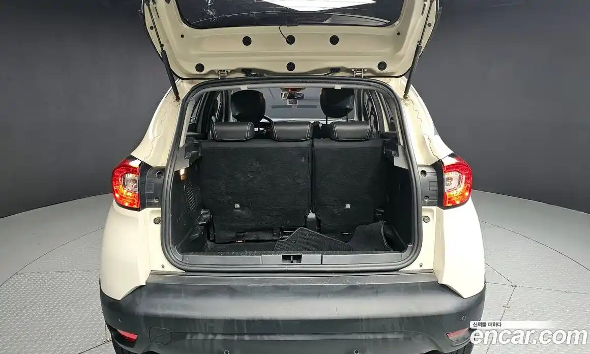 Renault QM3 2015 1.5 Автомат в Москве № 242926, фото 17