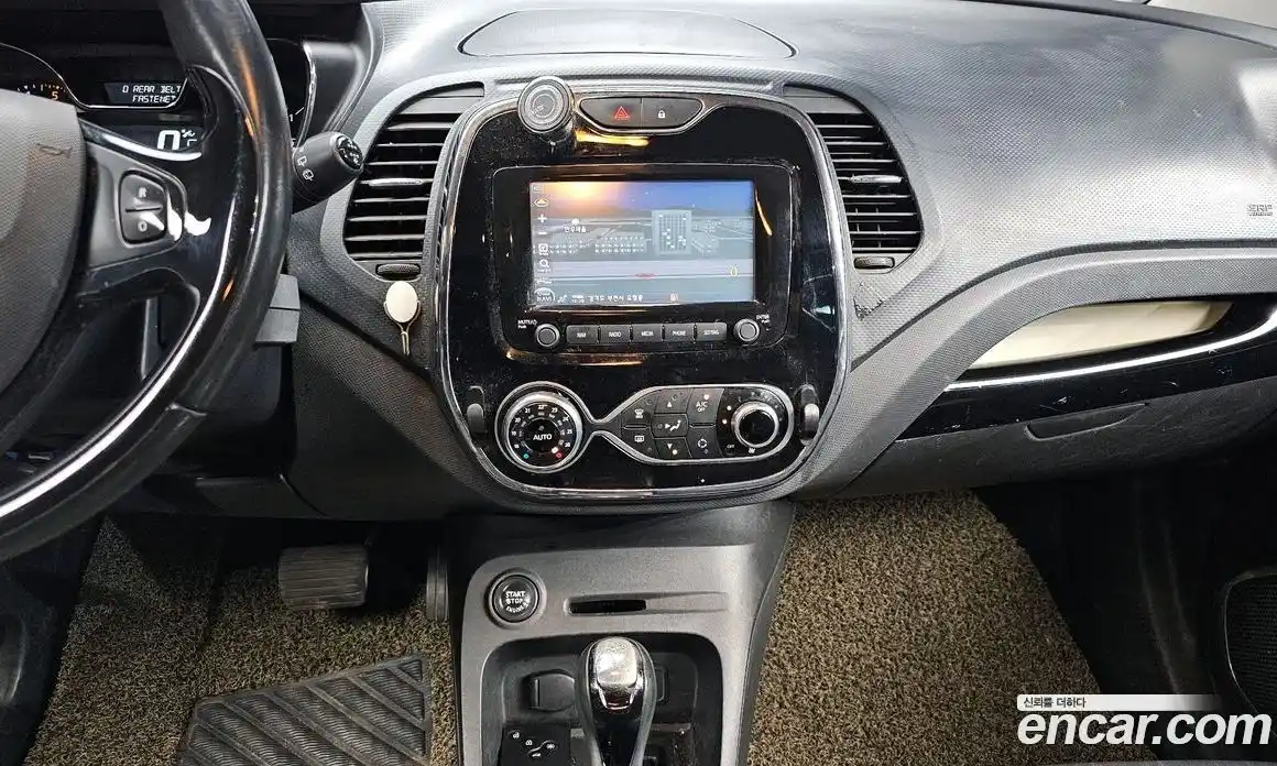 Renault QM3 2015 1.5 Автомат в Москве № 242926, фото 18