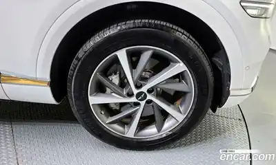 Genesis GV80 2024 2.5 Автомат в Москве № 24765, миниатюра 2