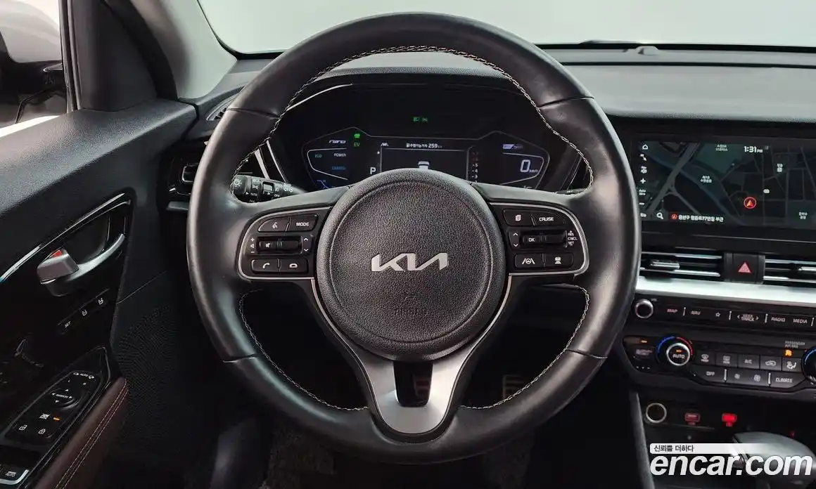 Kia Niro 2022 1.6 Автомат в Москве № 249773, фото 16