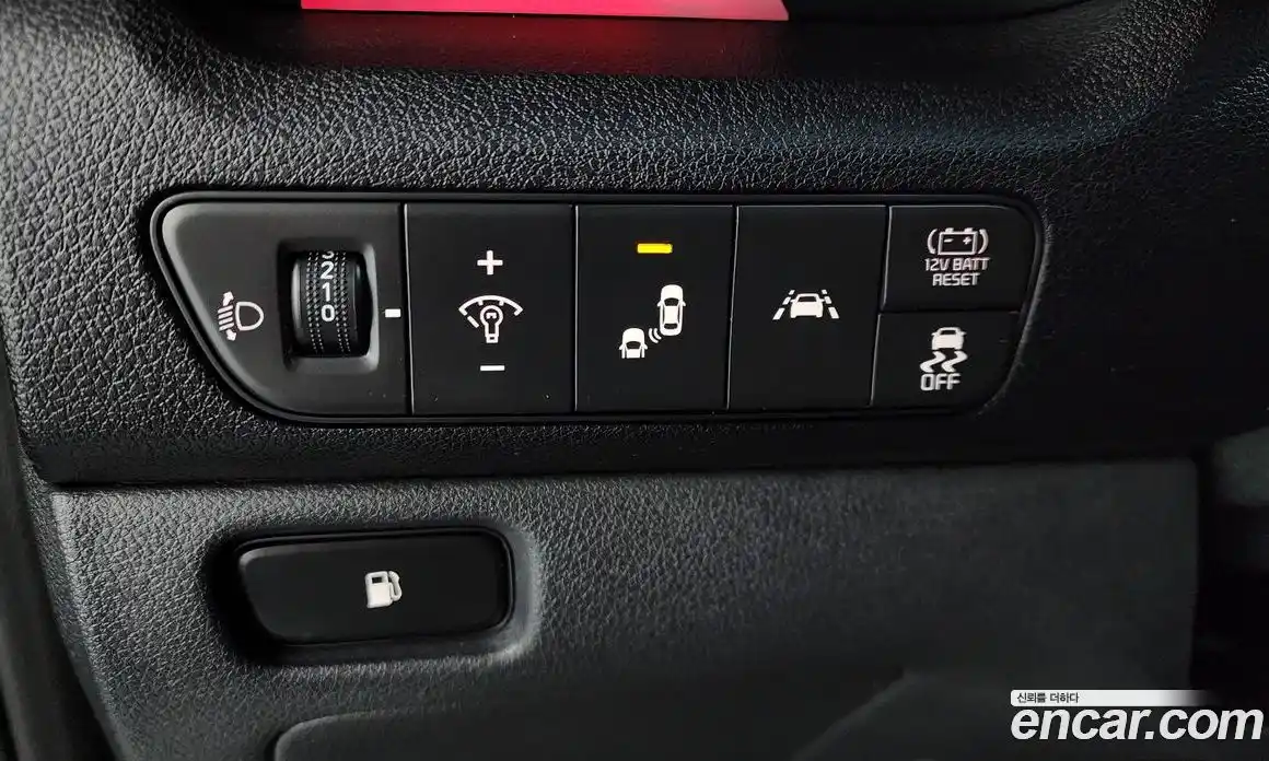 Kia Niro 2022 1.6 Автомат в Москве № 249773, фото 17