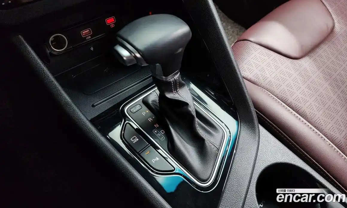 Kia Niro 2022 1.6 Автомат в Москве № 249773, фото 18