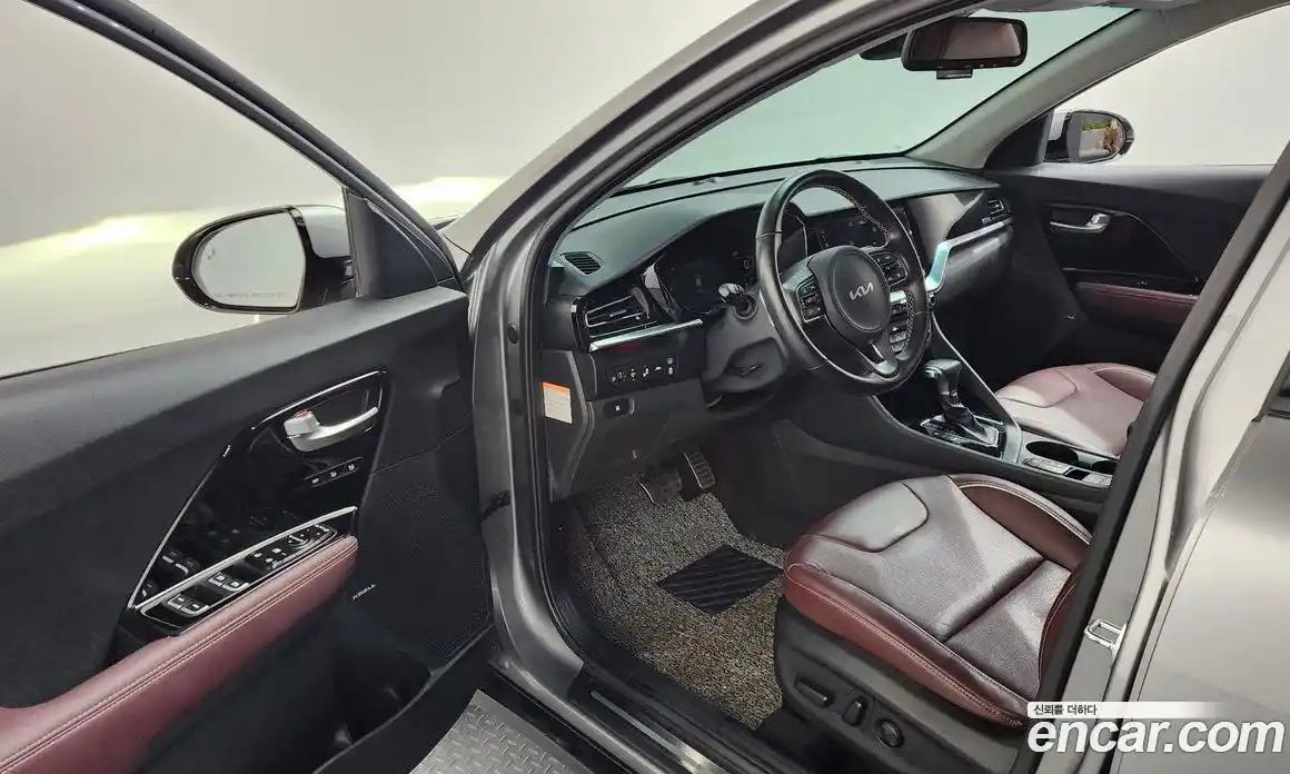 Kia Niro 2022 1.6 Автомат в Москве № 249773, фото 20