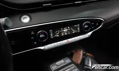 Genesis GV70 2022 2.5 Автомат в Москве № 25530, миниатюра 2