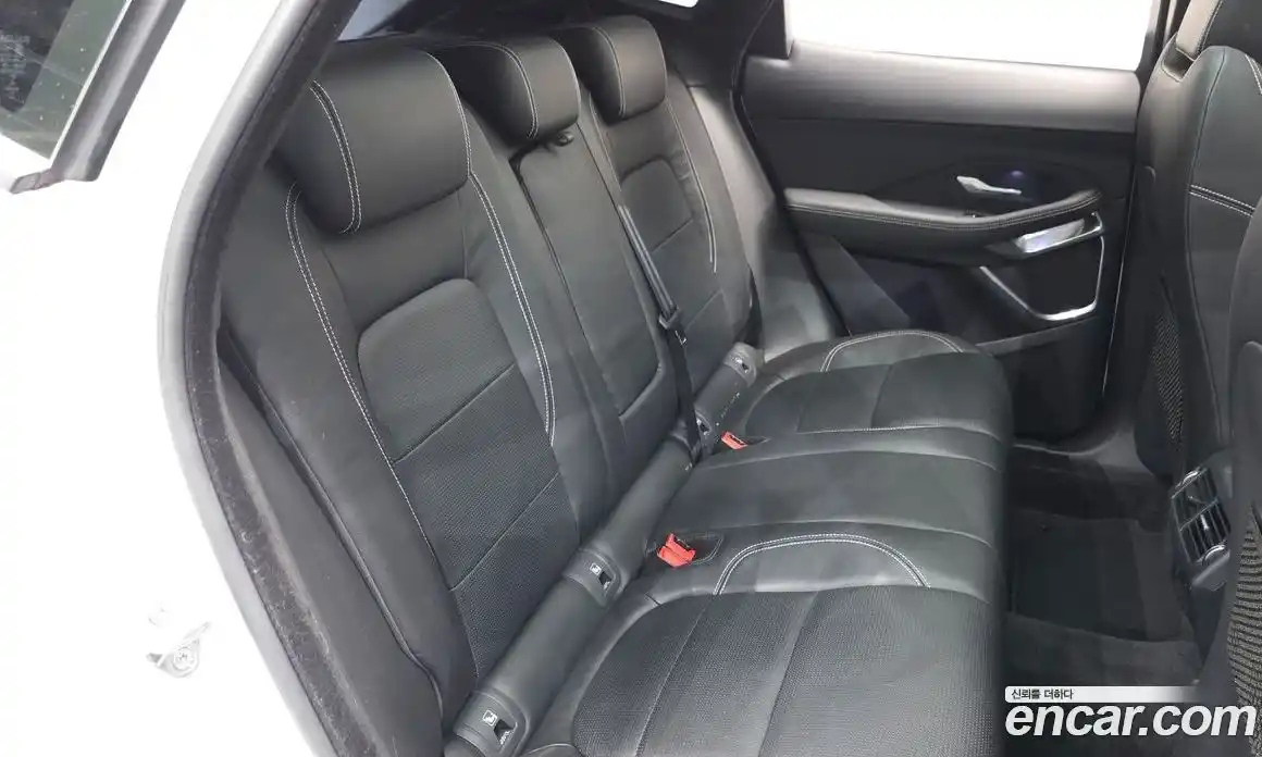 Jaguar E-Pace 2018 2.0 Автомат в Москве № 256048, фото 12