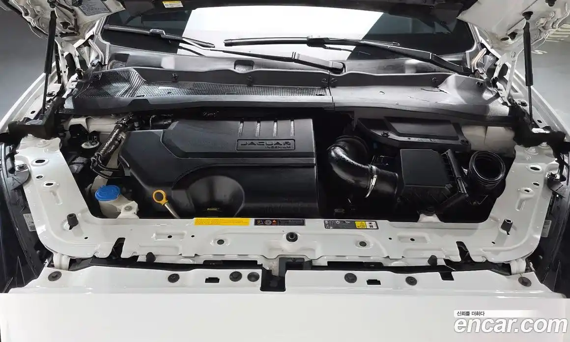 Jaguar E-Pace 2018 2.0 Автомат в Москве № 256048, фото 19