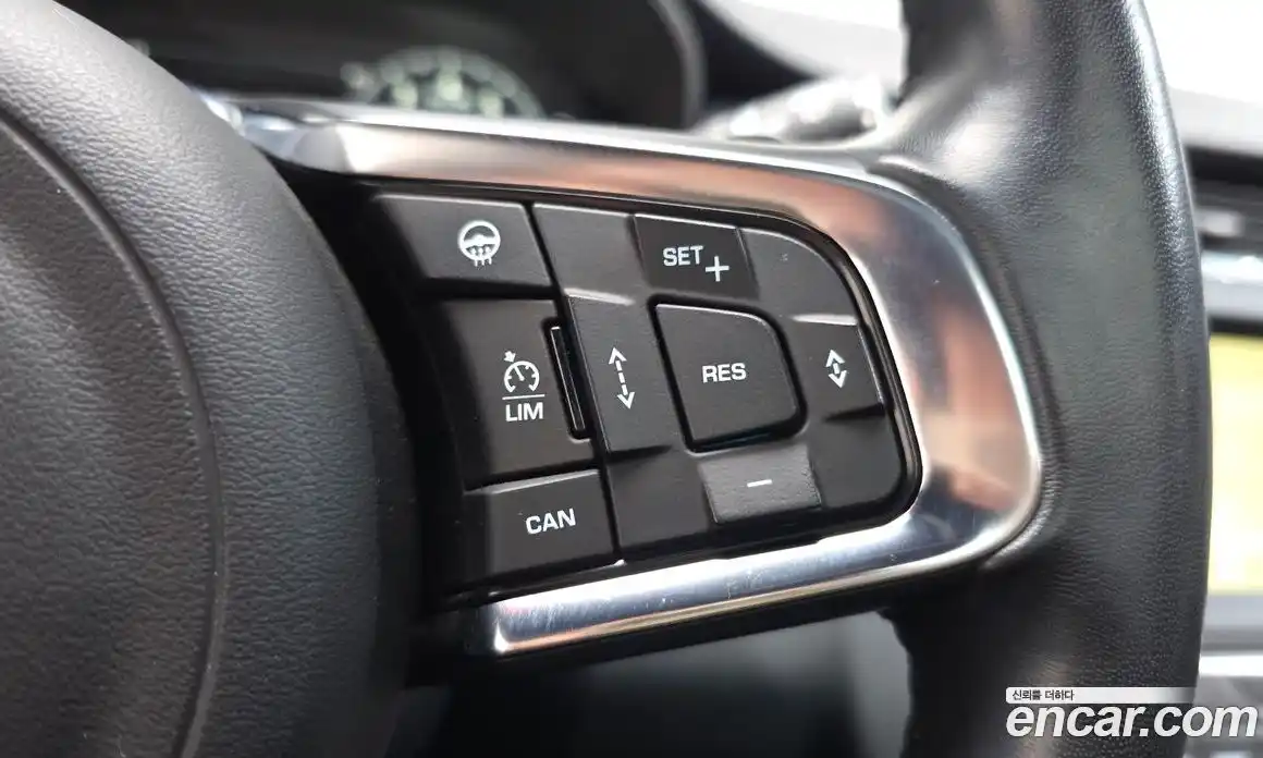 Jaguar E-Pace 2018 2.0 Автомат в Москве № 256048, фото 20