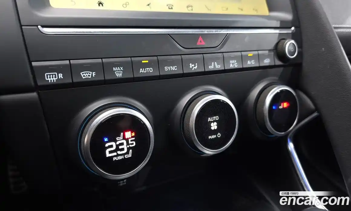 Jaguar E-Pace 2018 2.0 Автомат в Москве № 256048, фото 7