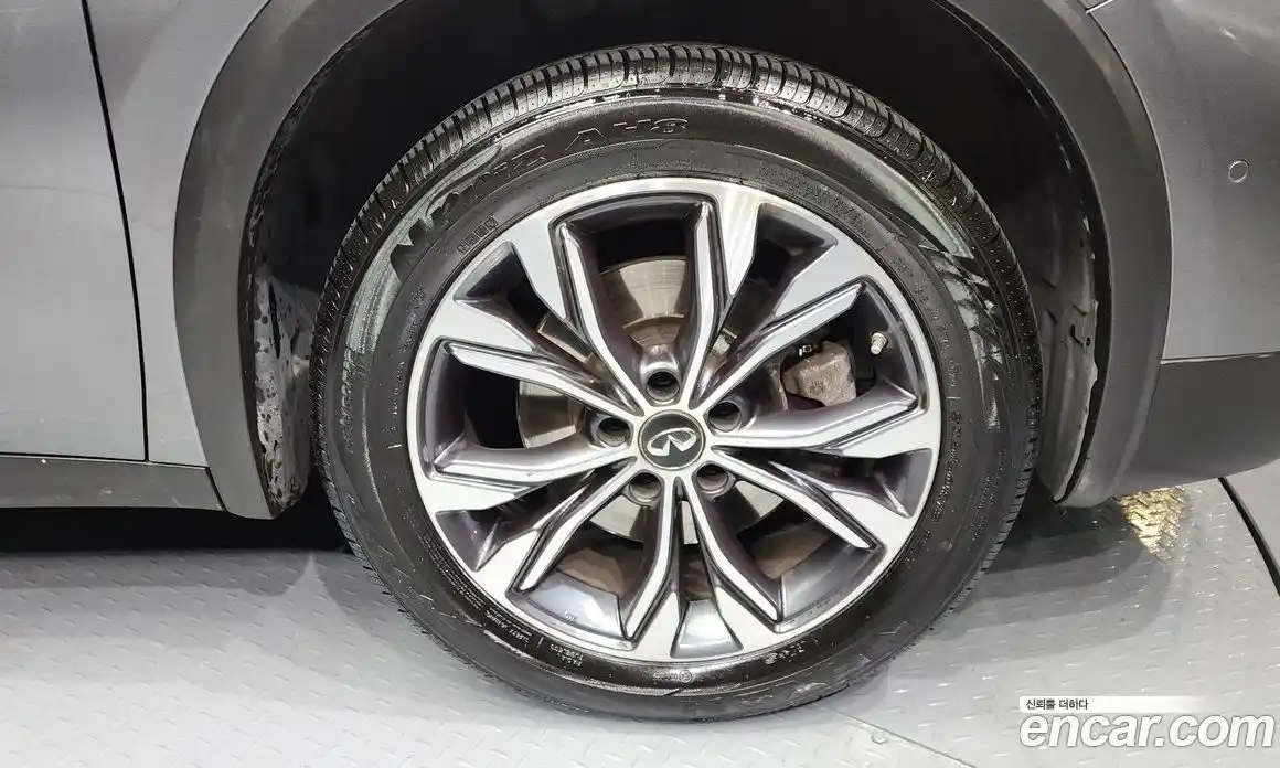 Infiniti QX30 2019 2.0 Автомат в Москве № 256140, фото 13