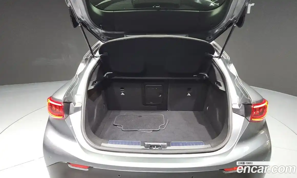 Infiniti QX30 2019 2.0 Автомат в Москве № 256140, фото 4