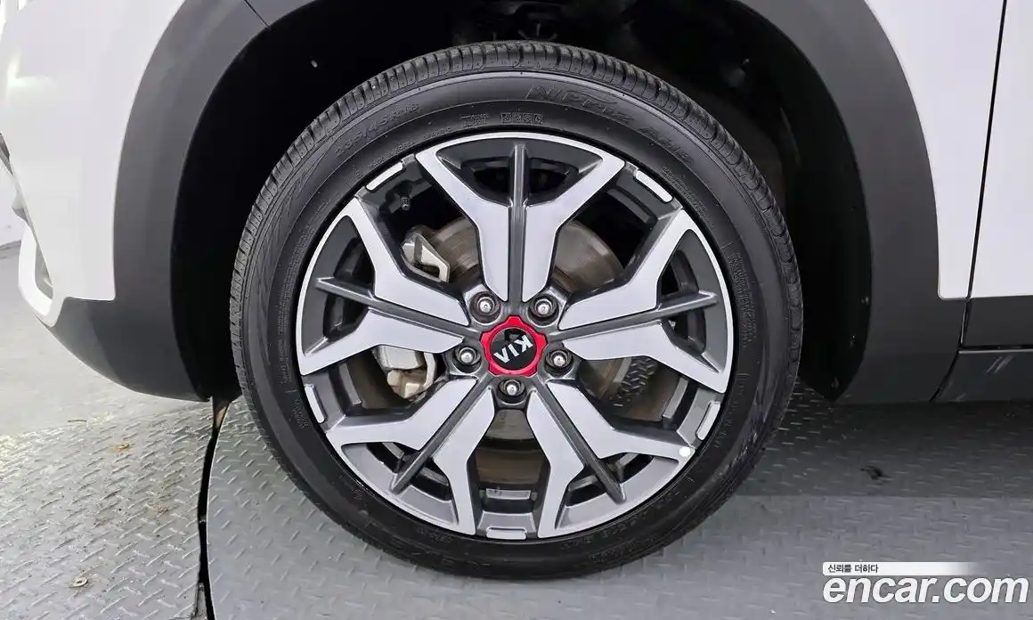 Kia Seltos 2022 1.6 Автомат в Москве № 307953, фото 2