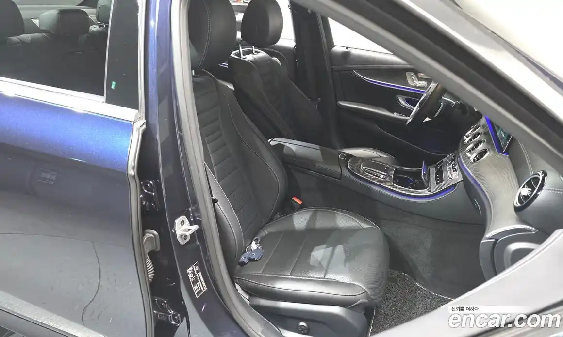 Mercedes-Benz E-Class 2022 2.0 Автомат в Москве № 308153, фото 20