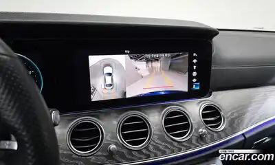 Mercedes-Benz E-Class 2022 2.0 Автомат в Москве № 308153, миниатюра 2