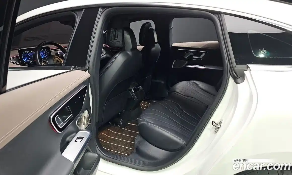 Mercedes-Benz EQE 2022 0.3 Автомат в Москве № 309956, фото 9