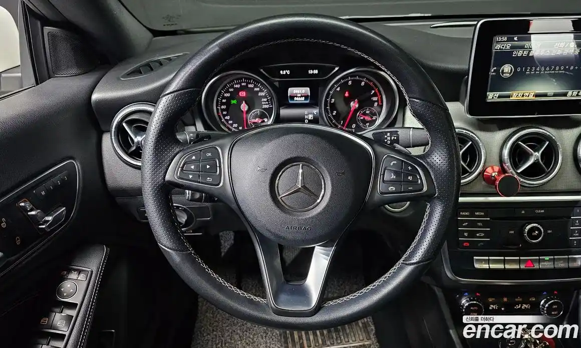 Mercedes-Benz CLA-Class 2017 2.0 Автомат в Москве № 311470, фото 13