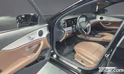 Mercedes-Benz E-Class 2021 2.0 Автомат в Москве № 325145, миниатюра 2