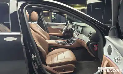 Mercedes-Benz E-Class 2021 2.0 Автомат в Москве № 325145, миниатюра 5