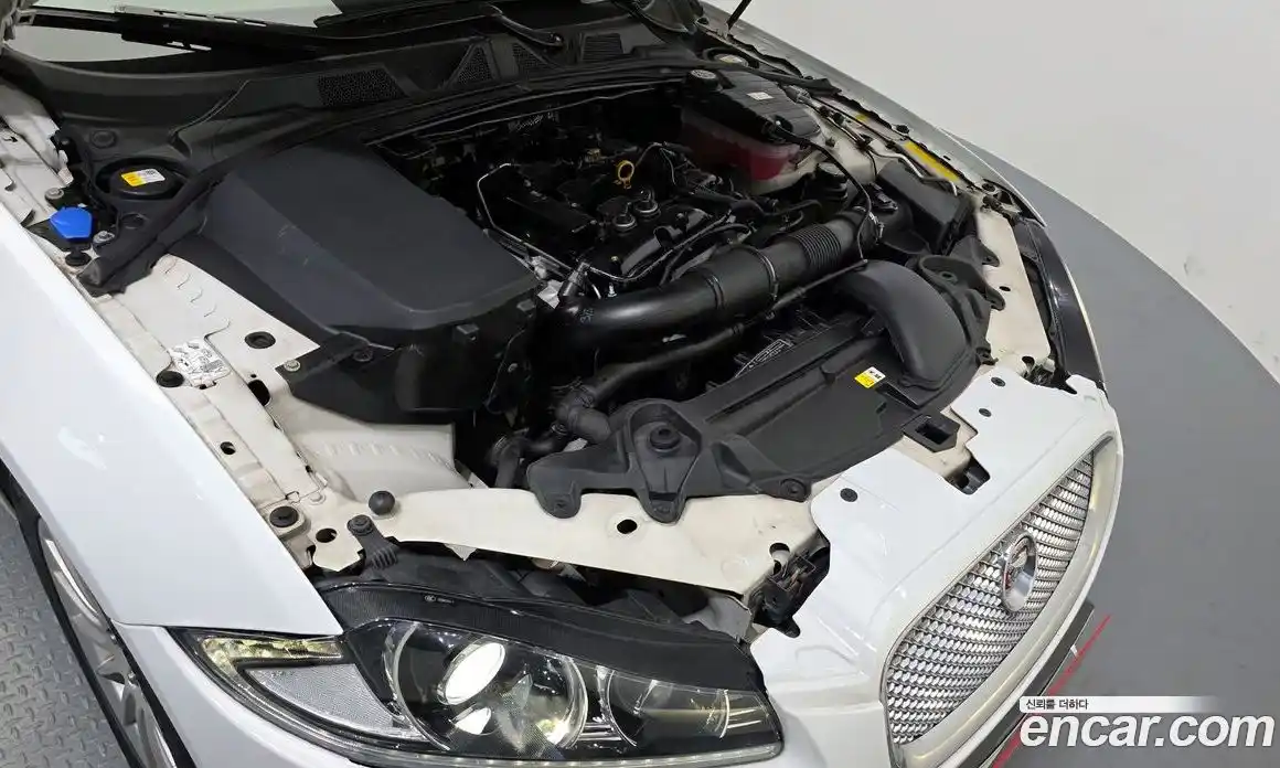 Jaguar XF 2014 2.0 Автомат в Москве № 335806, фото 11