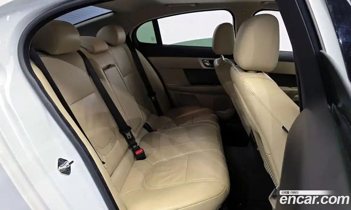 Jaguar XF 2014 2.0 Автомат в Москве № 335806, фото 12