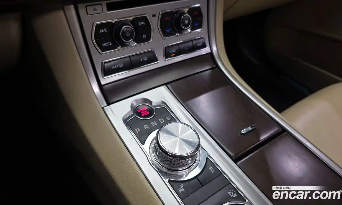 Jaguar XF 2014 2.0 Автомат в Москве № 335806, фото 13