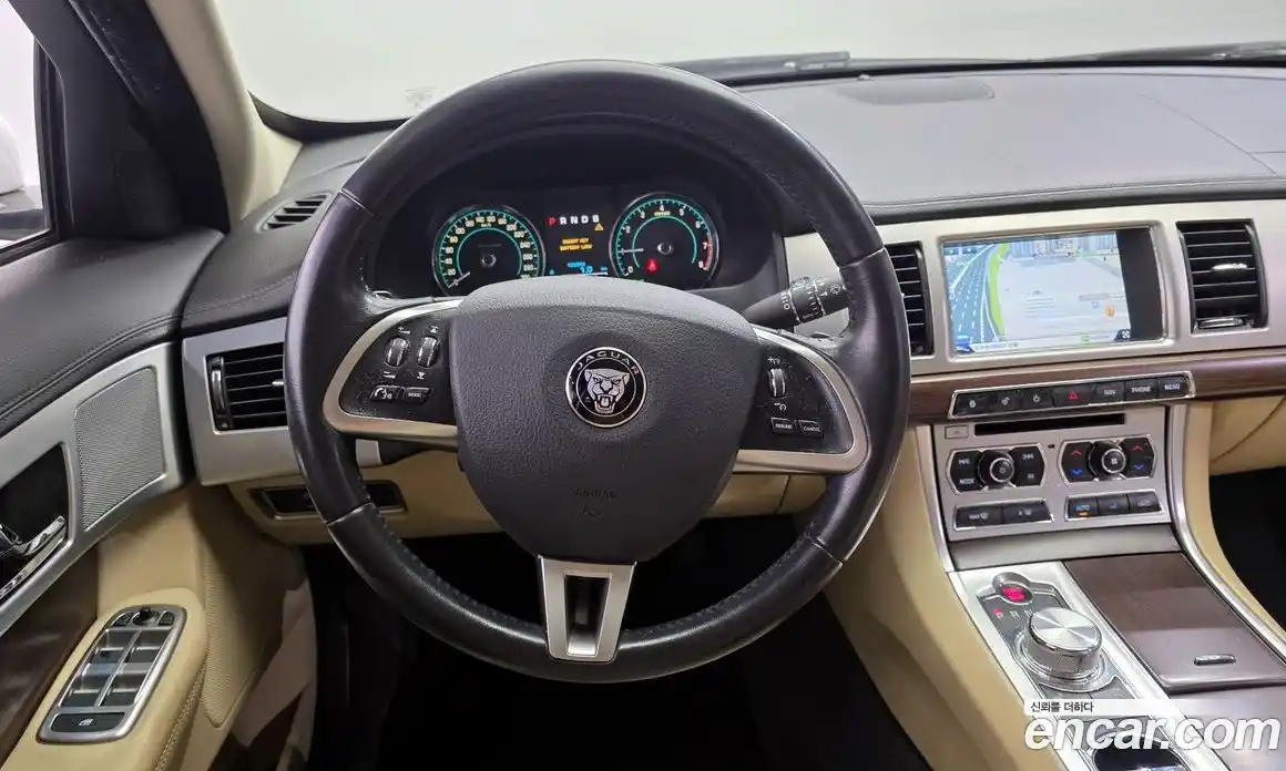 Jaguar XF 2014 2.0 Автомат в Москве № 335806, фото 17