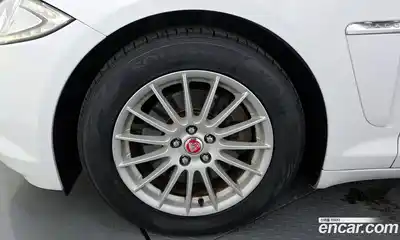 Jaguar XF 2014 2.0 Автомат в Москве № 335806, миниатюра 3