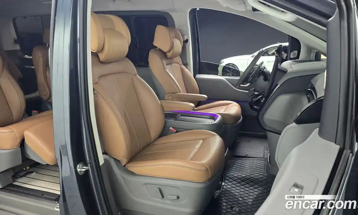 Hyundai Staria 2024 3.5 Автомат в Москве № 49869, фото 3