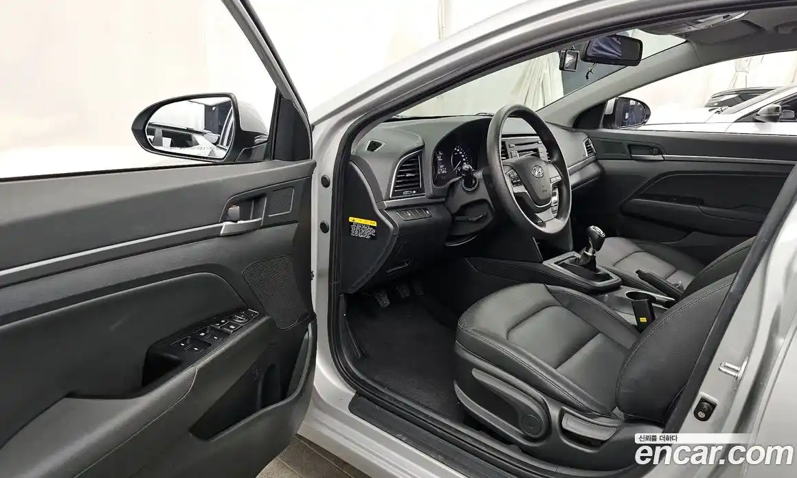 Hyundai Avante 2017 1.6 Механическая в Москве № 8049, фото 16