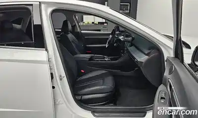 Hyundai Sonata 2024 1.6 Автомат в Москве № 109000, миниатюра 10