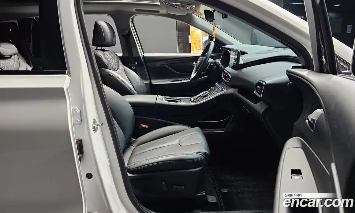 Hyundai Santa Fe 2023 2.5 Автомат в Москве № 112685, фото 19