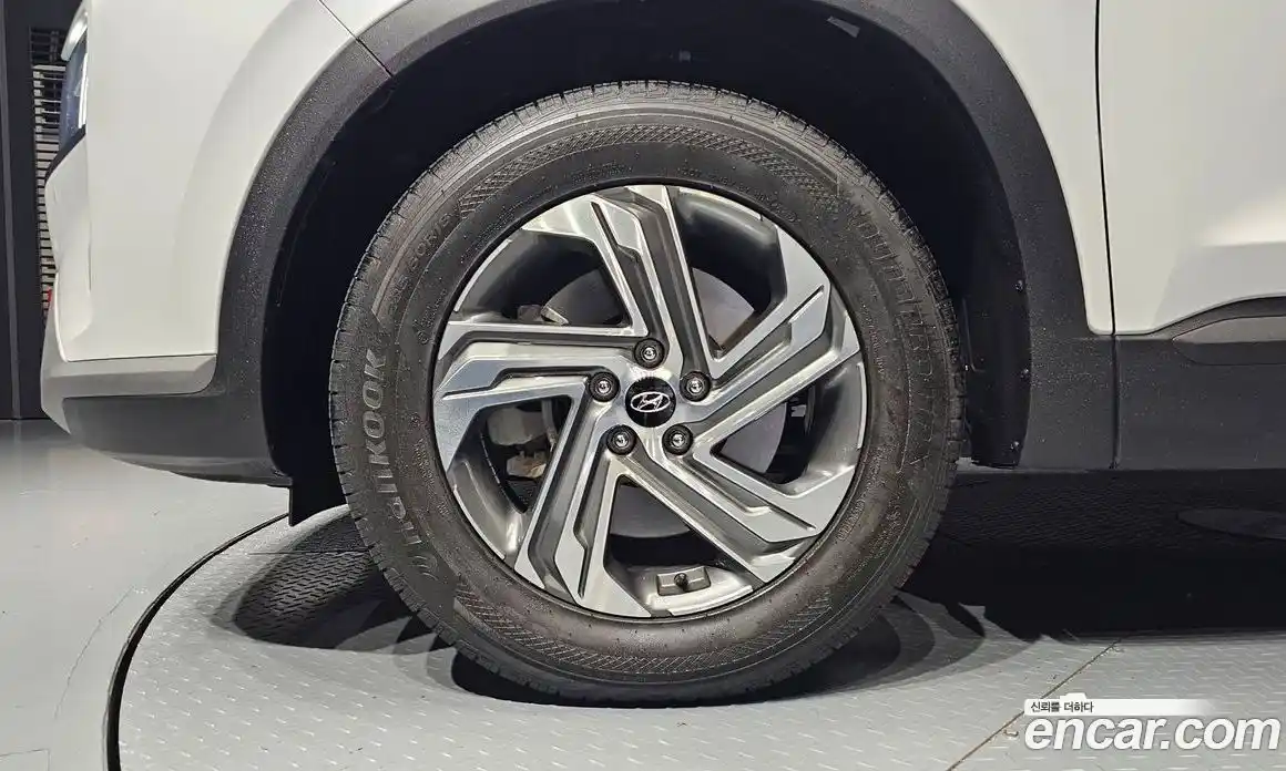 Hyundai Santa Fe 2023 2.5 Автомат в Москве № 112685, фото 3