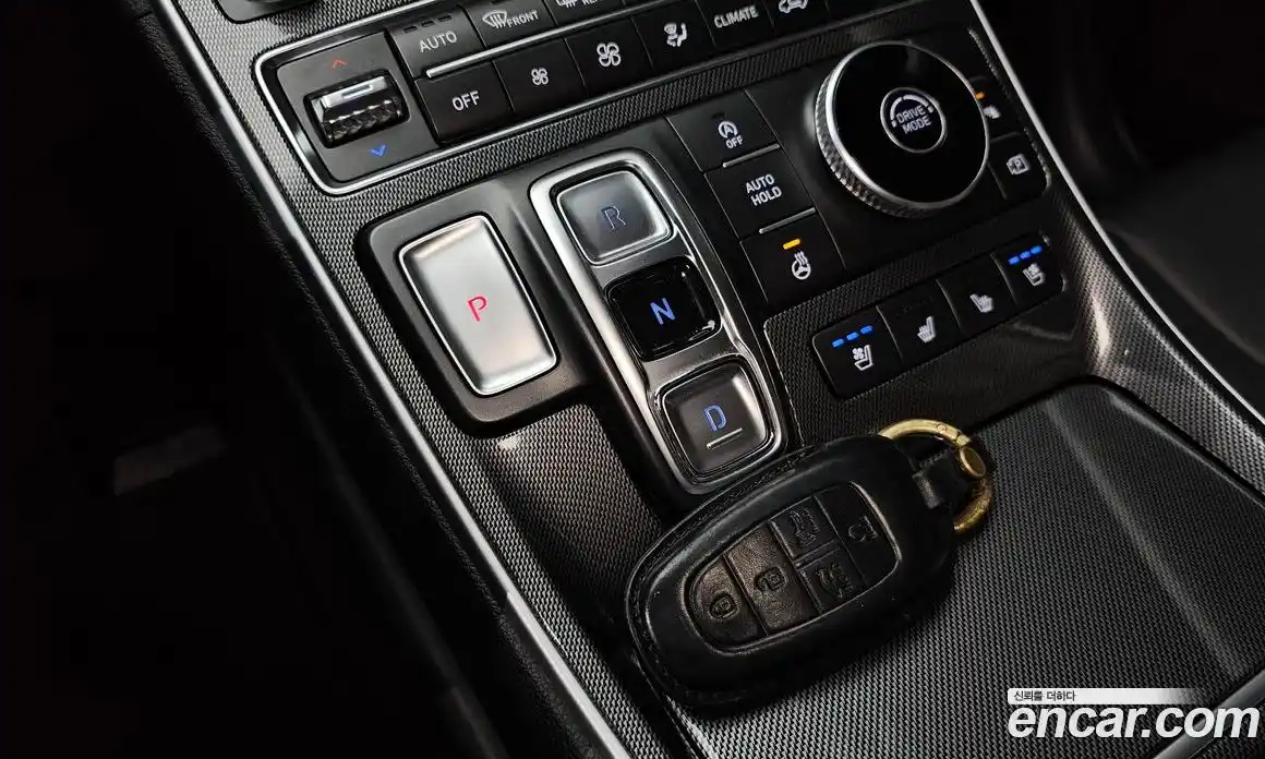 Hyundai Santa Fe 2023 2.5 Автомат в Москве № 112685, фото 9