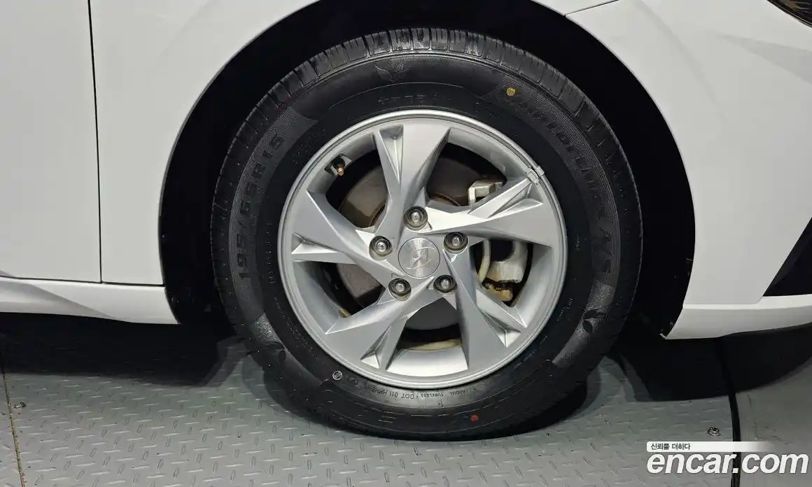 Hyundai Avante 2022 1.6 Автомат в Москве № 113216, фото 3