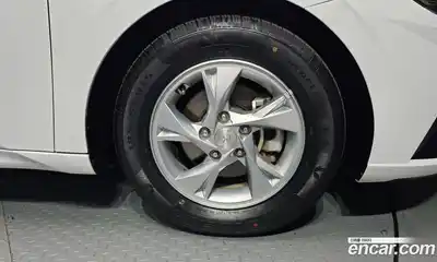 Hyundai Avante 2022 1.6 Автомат в Москве № 113216, миниатюра 3