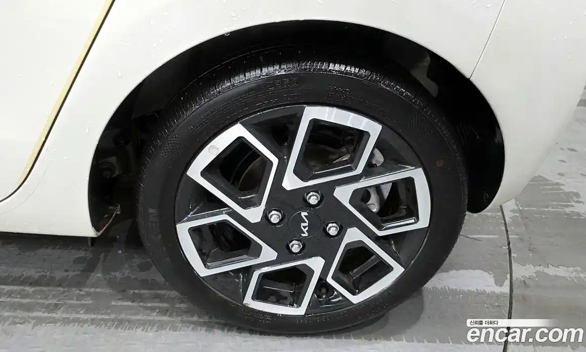 Kia Ray 2023 1.0 Автомат в Москве № 115305, фото 12