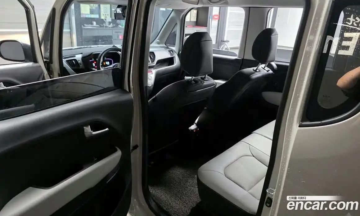 Kia Ray 2023 1.0 Автомат в Москве № 115305, фото 18