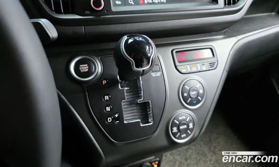 Kia Ray 2023 1.0 Автомат в Москве № 115305, фото 9